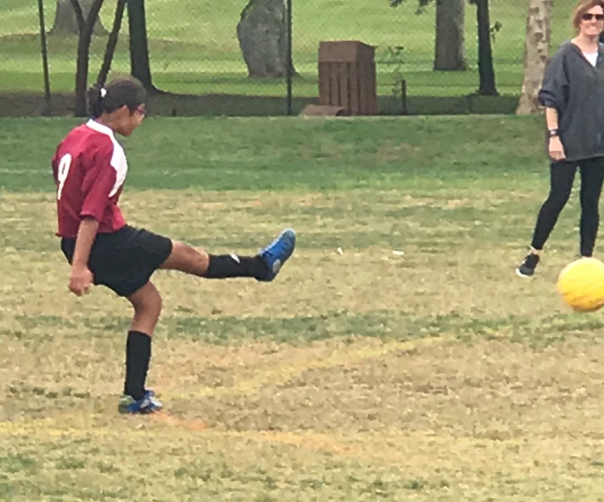 SOSoCal's tweet photo. At her 2nd #SOSCFG #9 Rocio Sanchez kicks a great pass to her Antelope Valley teammate #SOSCSoccer https://t.co/fzeRK9d2w8