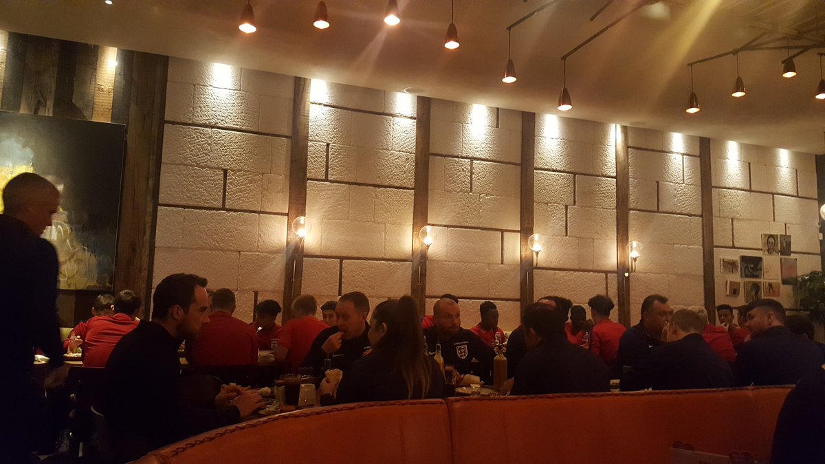 The 17 and under World Champions enjoying a well earned #cheekynandos tonight in     <a href="/NandosUK/">Nando's</a> Burton.  Congratulations guys <a href="/England/">England</a> <a href="/StGeorgesPark/">SGP</a>