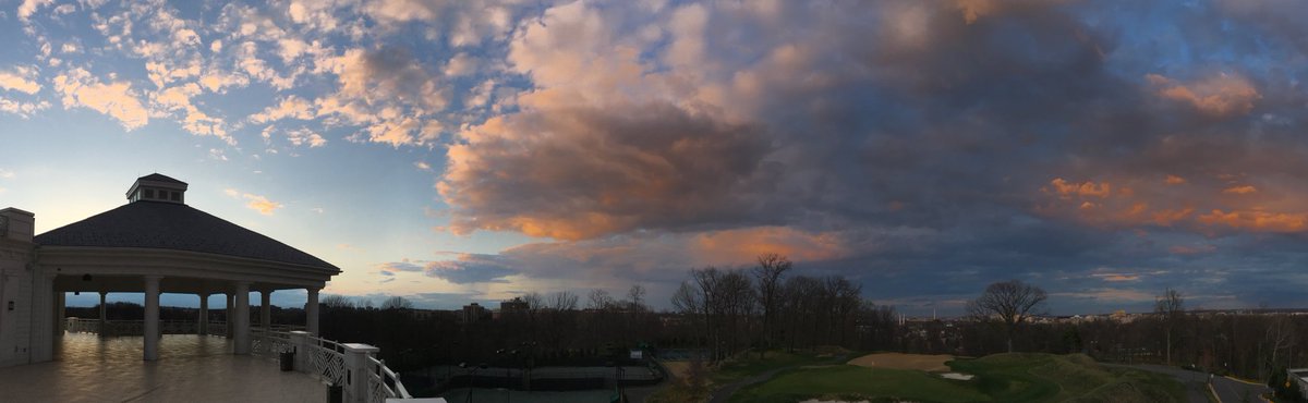 It doesnt get much more striking than the 9th at Army Navy Red, known as the Ft Richardson hole. Washington Monumt one way, sunset the other
