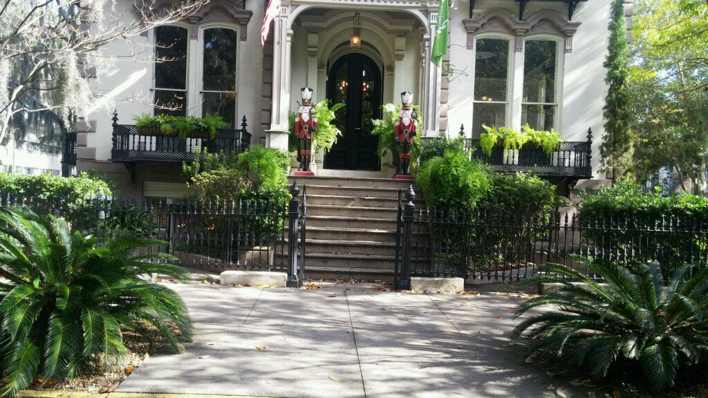 JBbugman's tweet image. Christmas in Savannah,HELLO!!!!!!!!