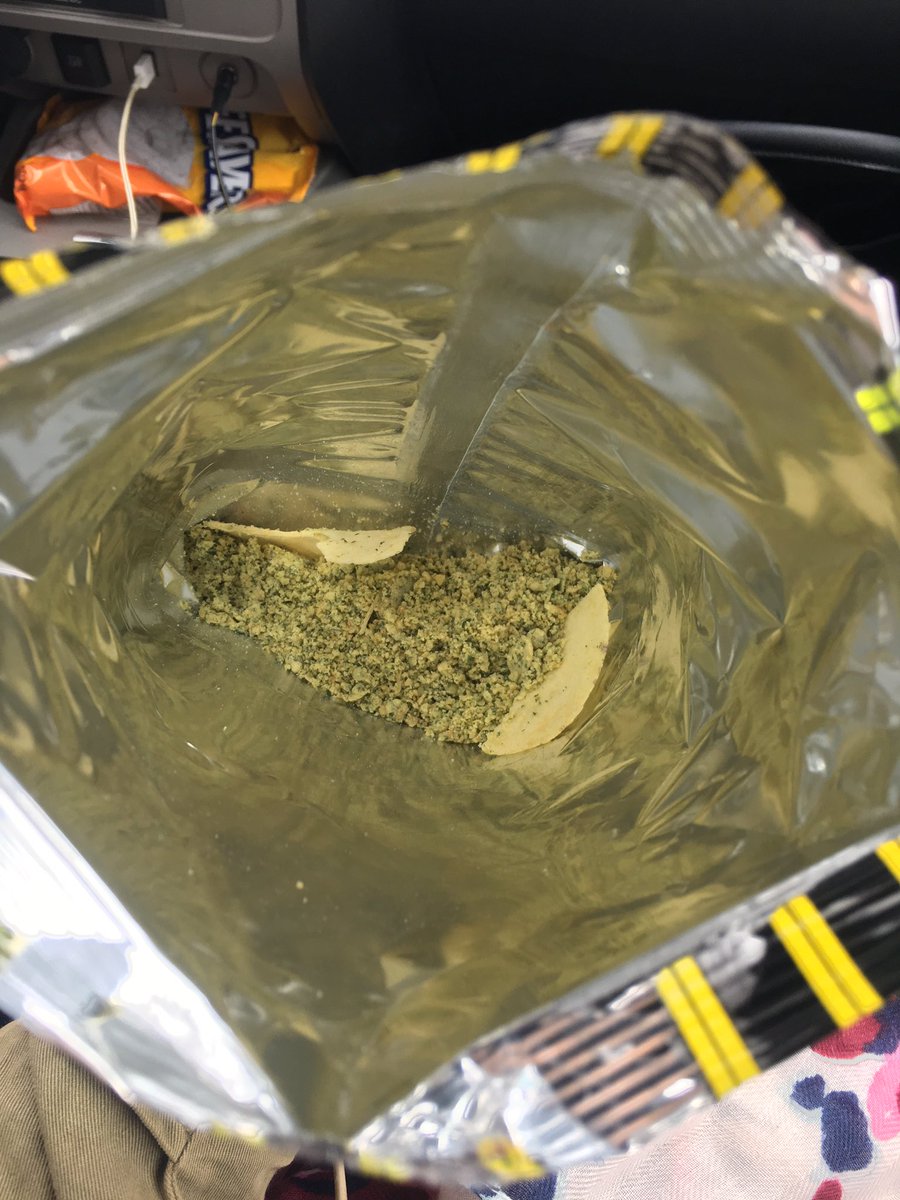 mskkozun's tweet photo. @olddutch just bought a bag of your chips and opened the bag up to this. Please explain yourself. #notimpressed https://t.co/ociuGLI7Pf