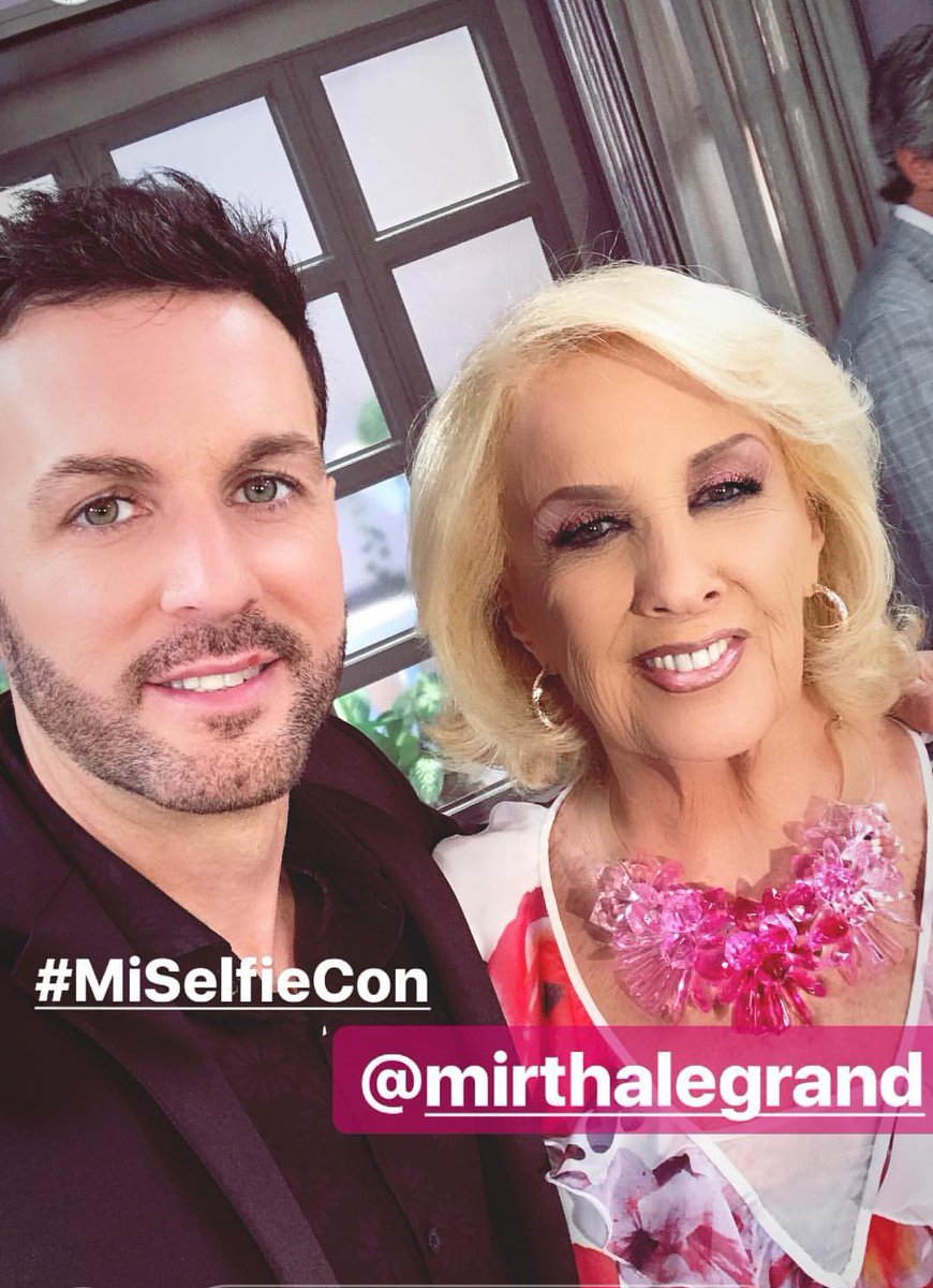 AxelLoquitas's tweet photo. #Selfiecon @mirthalegrand
#AxelEnML #mesaza 👌👏
@eltreceoficial https://t.co/wHiYTjgTP5
