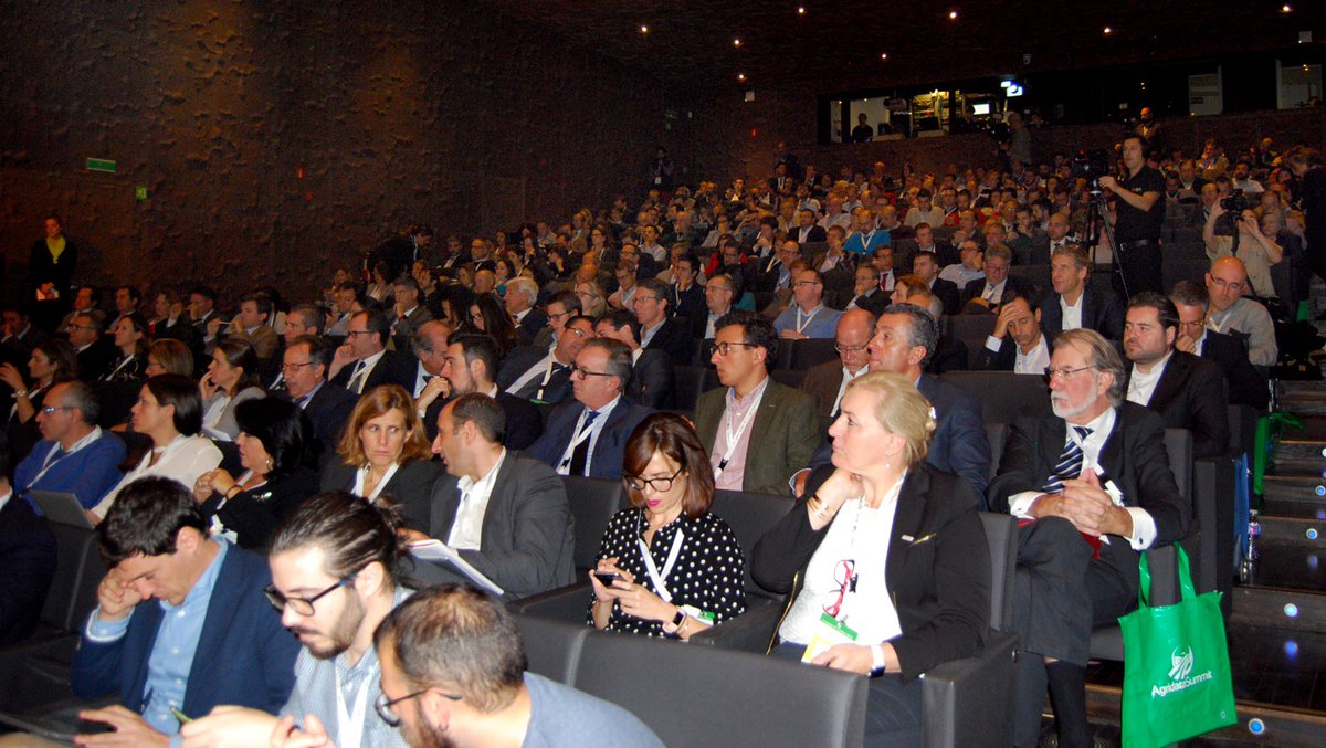 +400 profesionales asistieron al foro #AgridataSummit en Madrid - Las empresas agro avanzan hacia las nuevas tecnologías fyh.es/detalle_notici… @FHALMERIA