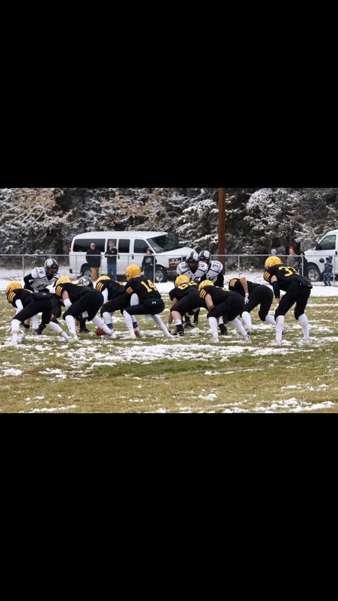 bradytyler14's tweet photo. 🏈 We all in 🏈 #pregame https://t.co/5QPHw81Alp