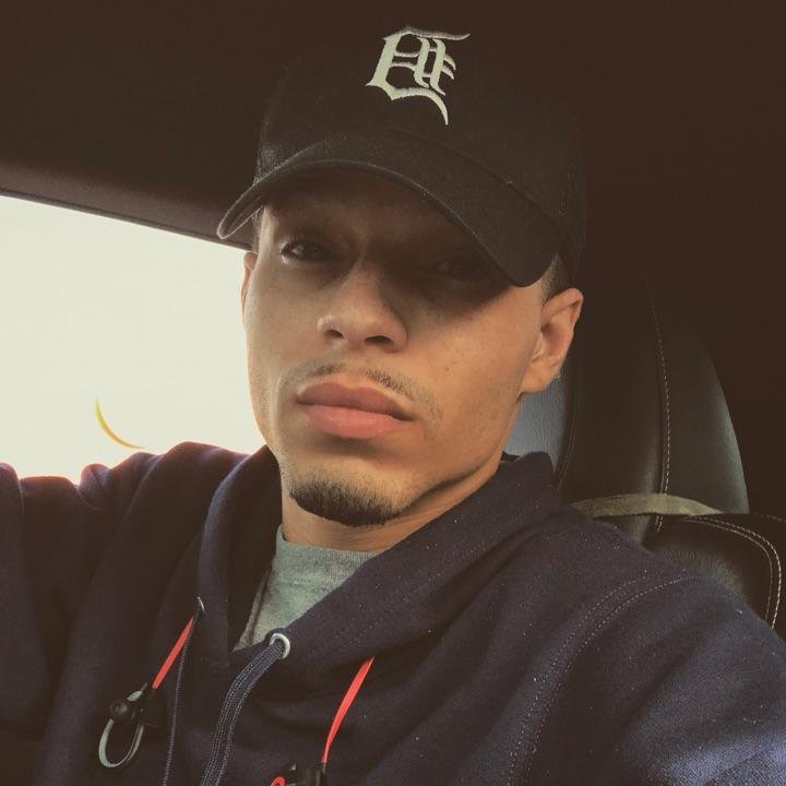 MaskMindRecords's tweet photo. #FeatureMe #CoinDrop We Lit#Liveme 🚧 T3Z 💫SS💫 https://t.co/ohSah3p07x https://t.co/PLx1M6yvQF