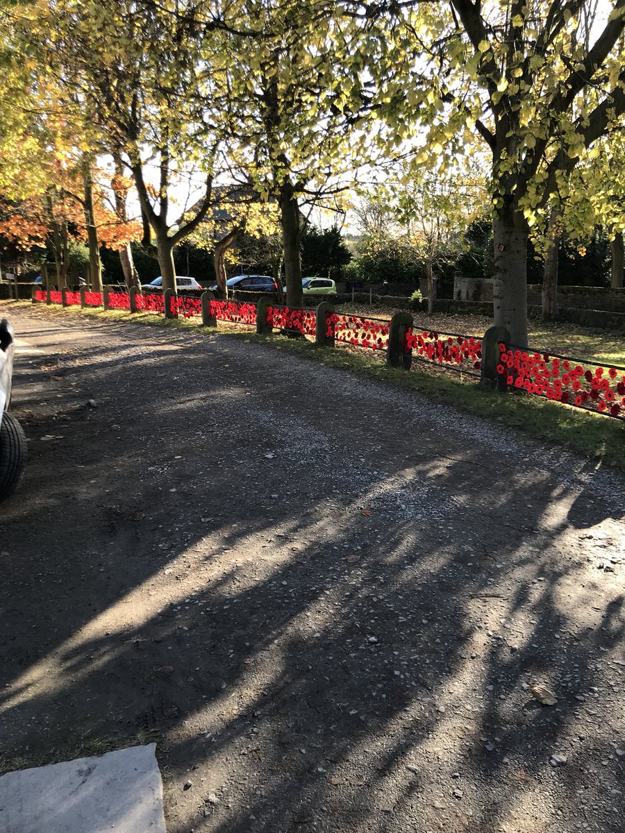 KeighleyElaine's tweet photo. Lower Wyke Moravian Church wonderful tribute to their war heros #welldonetoeveryoneinvolved #spectaculardisplay https://t.co/3fTCyJbkHO