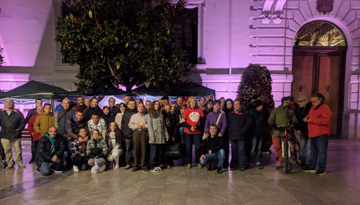 SAT_nacional's tweet photo. Empieza la acampada en la plaza del Ayuntamiento de Granada.Organizado por @PAHgranadaStopD.@Cajaruralgr desahucia! https://t.co/hZTxuShRB4