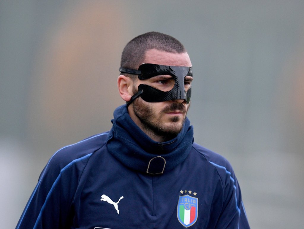 MrGrz1897's tweet photo. #Bonuccimask 🙃 https://t.co/ceAR9lOJD2