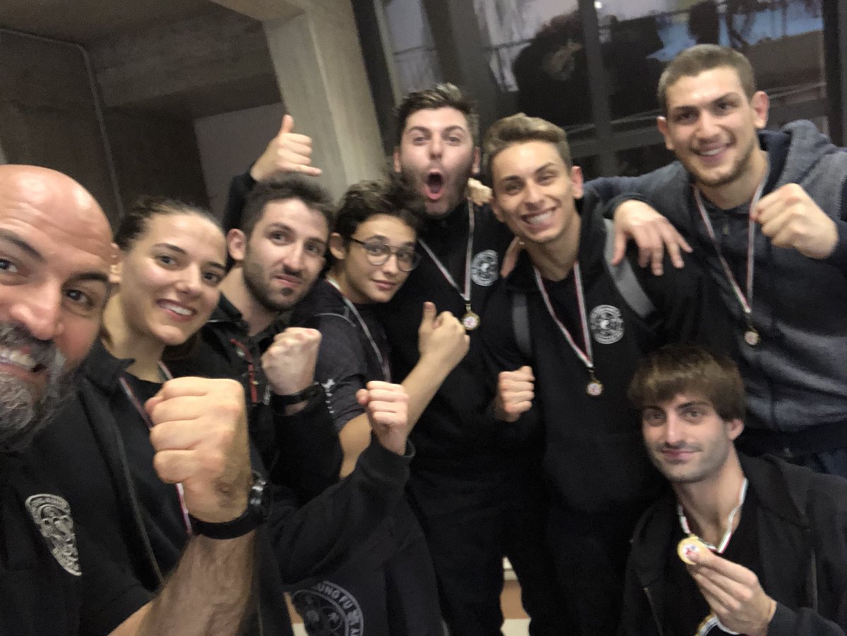 TheBigPaul72's tweet photo. Selfie finale
Si chiude con 5 ori e due argenti!
#HungSing #SandaWang https://t.co/6ZKZW4OCTX