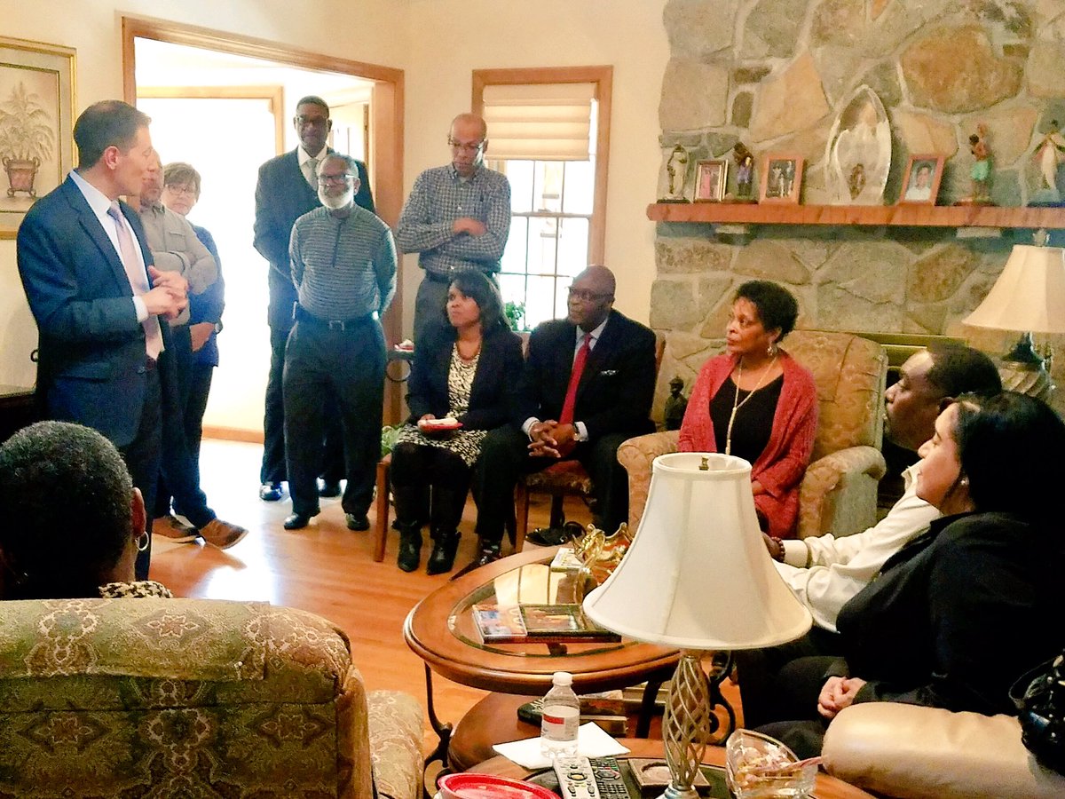 ChrisMatteiCT's tweet photo. Thanks to all who joined us in #Windsor today. Community conversations one living room at a time. #OneConnecticut https://t.co/4mZLNXLb2w