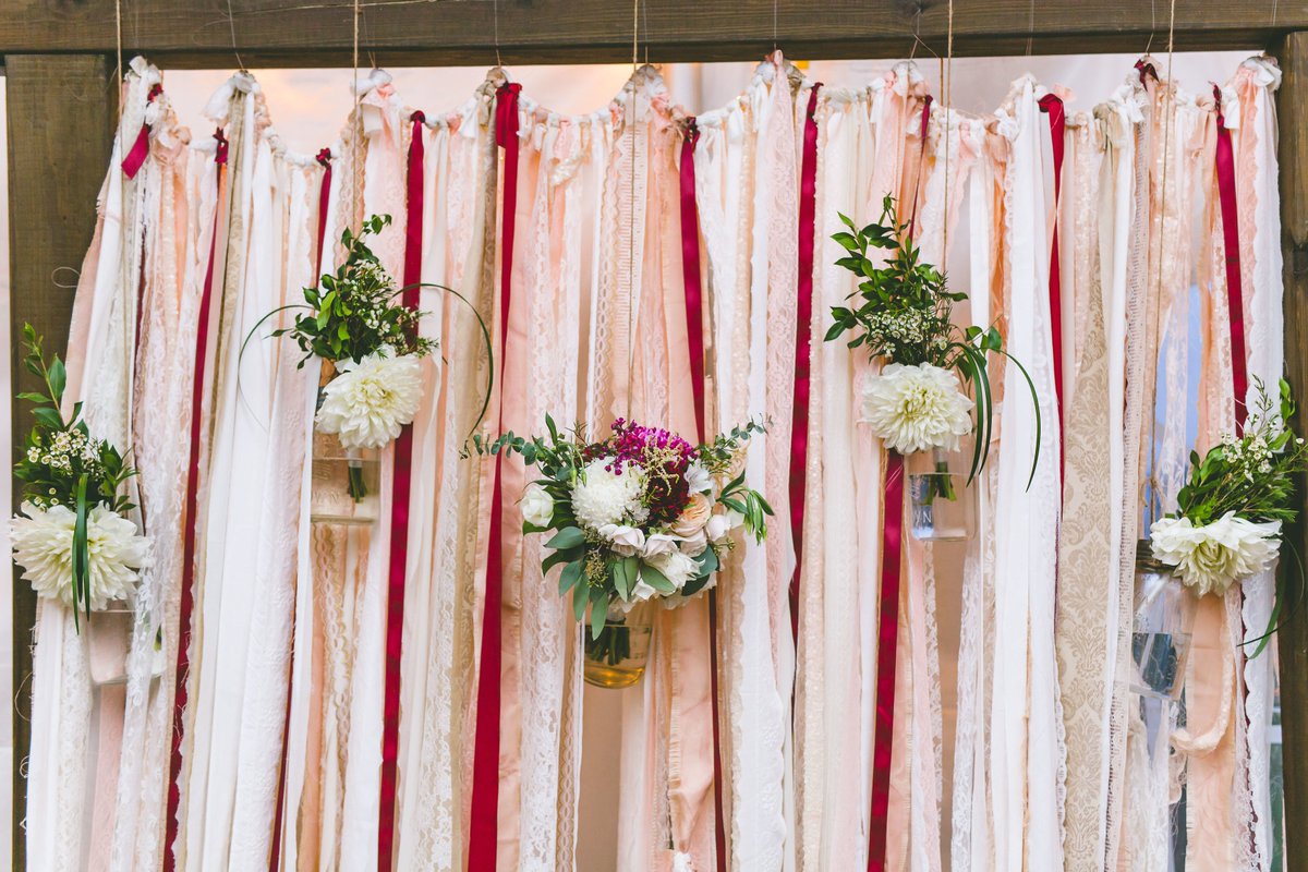 weddingfld's tweet photo. We cannot get over how gorgeous our bouquets were as accents to our ribbon backdrop! Photo Credit goes to the very talented Amy of Fostered Photo #FLDevents #slitbarnwedding #cambridgewedding #weddingdecorator #weddingflorist #ExploreWR https://t.co/yMi72UiOMj