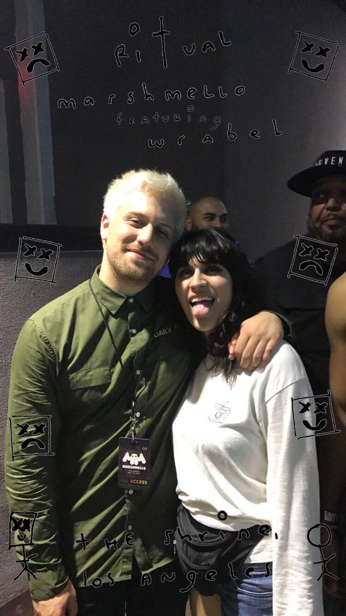 celsxo's tweet photo. one year ago today 💙🌹✨☺️ #ritualtour https://t.co/X8p99jIFLD