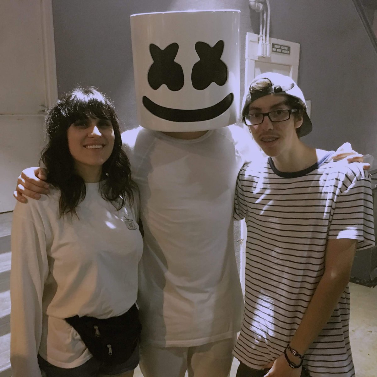 celsxo's tweet photo. one year ago today 💙🌹✨☺️ #ritualtour https://t.co/X8p99jIFLD