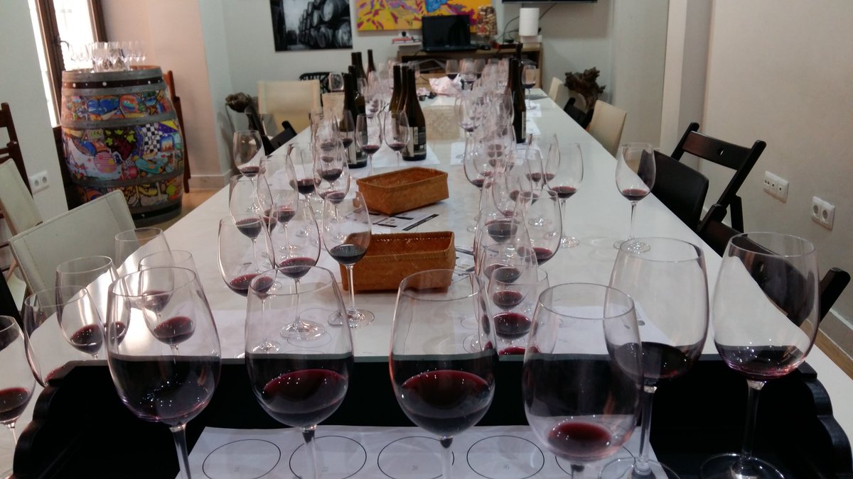 VINÁLITI (@vinaliti) on Twitter photo ...se quedó en la bandeja de salida! Segunda oportunidad para vinos de verdad y garnachas únicas. <a href="/bodegastempore/">Bodegas TEMPORE</a> #garnachas #bajoaragón ...se quedó en la bandeja de salida! Segunda oportunidad para vinos de verdad y garnachas únicas. <a href="/bodegastempore/">Bodegas TEMPORE</a> #garnachas #bajoaragón