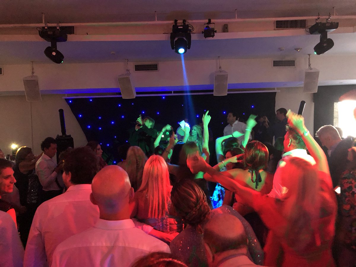 IvoSpangenberg's tweet photo. Con @CaeRocklover @Pablo_Gerino @NicoDiorioDJS haciendo versión rockera de “los abuelos” en @marinadelnorte! Buenisimo!!! https://t.co/r1egkVqyAY