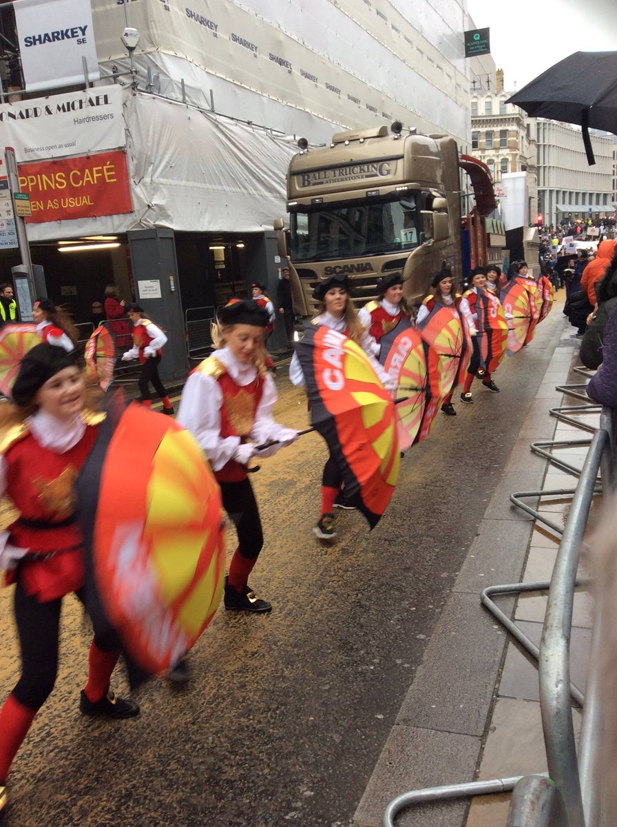 alisoncrow42's tweet photo. #LordMayorsShow https://t.co/nduPjpUNW8