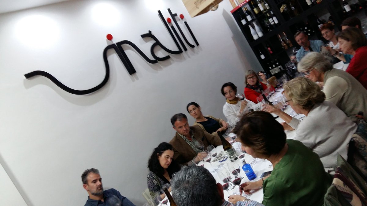 VINALITI's tweet photo. ...se quedó en la bandeja de salida! Segunda oportunidad para vinos de verdad y garnachas únicas. @bodegastempore #garnachas #bajoaragón https://t.co/86n6hUkbh1