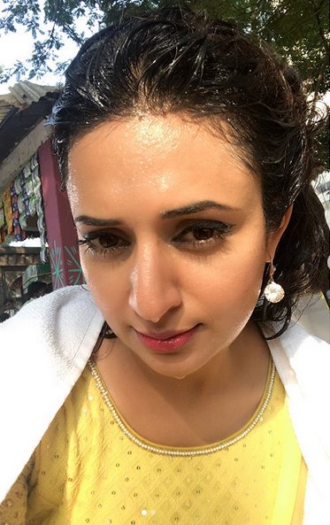 nohasamir1250's tweet photo. #Divyanka Instagram Update:
Post #RainSequence... #YHM 
@Divyanka_T love you sooooooooo much endlessly meri jaan 😘😍💚💚❤❤💛💙💚💚❤❤💚💚💚💚❤❤❤❤💙💛💚💚❤❤❤ https://t.co/XB6qoAQqFH