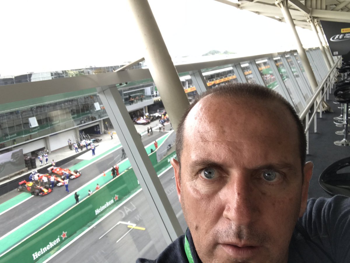 carlosalucci's tweet photo. #GpBrasil2017 #Pirelli https://t.co/yuN2mH1Eyq