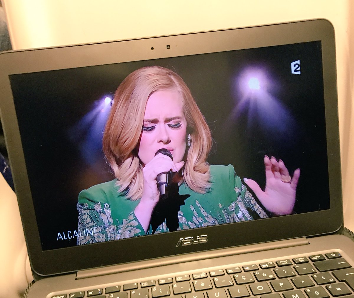 _mrgxday's tweet photo. How to ending the weekend in a perfect way... @Adele ♥️ #AdeleAtTheBBC https://t.co/scGS6mDTFG