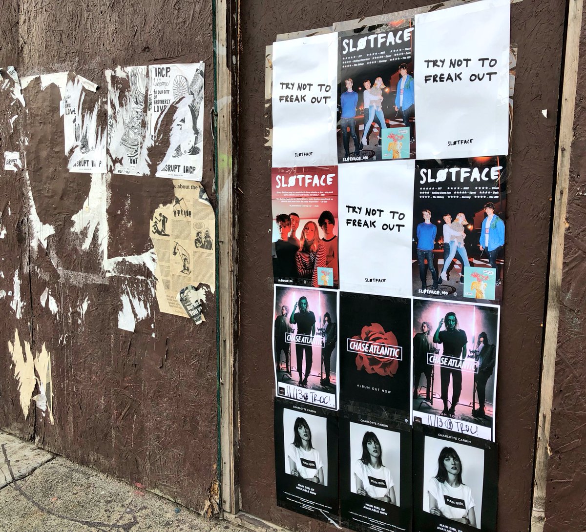 WMGPhilly's tweet photo. .@NawlinsMusic has its own #WallofWarner so we figured it was time for Philly to get one too! Shout out to our friend Ricky in NOLA for the inspiration 🤘🙌💫 #WarnerMusicU https://t.co/7y53L2GvAZ