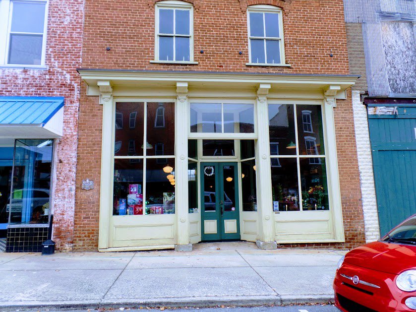 BlueRidgePeace's tweet photo. Beautiful old store front in Madison, North Carolina. Taken today.
#storefront, #MadisonNC #oldstores https://t.co/1e3kJVTCxI