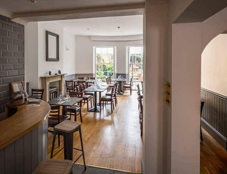 Hewitt's Restaurant (HewittsIOW) Twitter