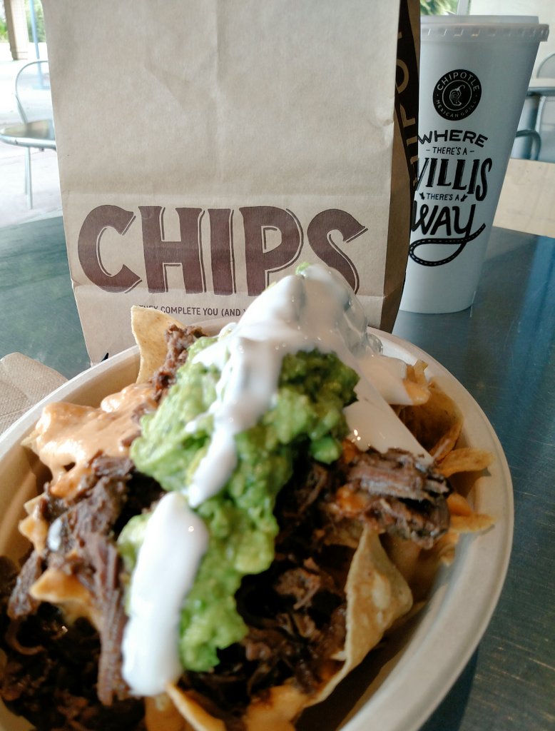 melodylovesthis's tweet photo. .@ChipotleTweets - What's the name of this new, Secret Menu Item? #QuesoNachos or #UpsideDownQuesoBowl or #Queso&amp;ChipsDeluxe or  #LOADEDCHIPS? <-- YUMMY! 😍 #JustOrderedIt  #FoodieNerd #GenuineQueso #Nacho #FoodPorn https://t.co/jDn01QzyqU