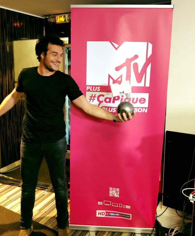 NightSteve's tweet photo. Pour la 2ème année consécutive Amir remporte le trophée de l’artiste français de l’année aux #MTVEMA2017! Bravo bro! #SNightProd #Booking #BestBooking #BestArtists #MTV #Amir @Amir_Off 🔥🔥🔥 https://t.co/KSenmjVjtj