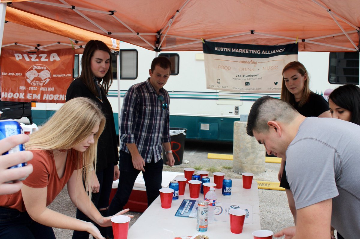 AdGradCouncil's tweet image. Our final tailgate of the season was a success! Huge thank you to our wonderful sponsors @FDMAustin @MiltosAustin &amp;amp; @mighty_swell 🏈🤘 ‘til next year tailgaters!