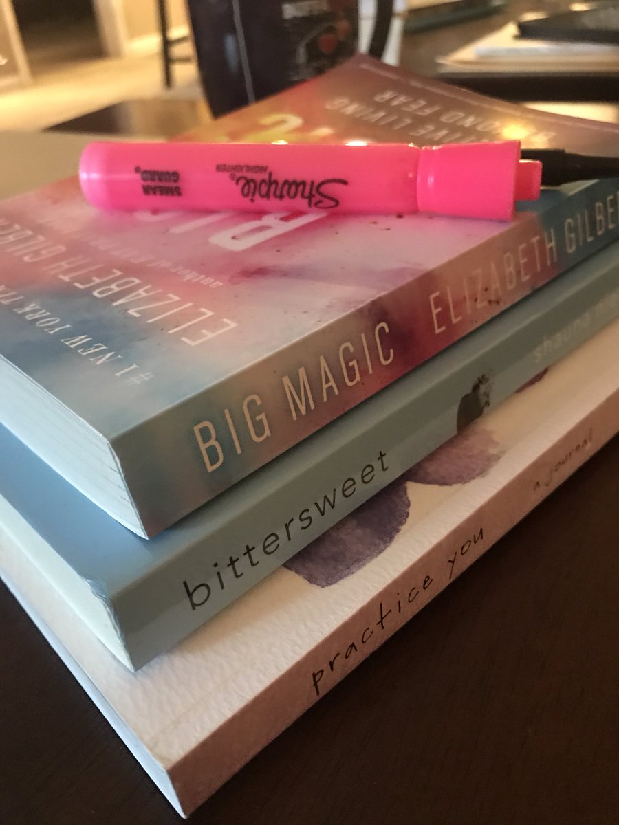 RachelLee613's tweet image. Sunday afternoon ❤️#readingandlearning 📖☕️ #newjournal thank you @klicense 📚