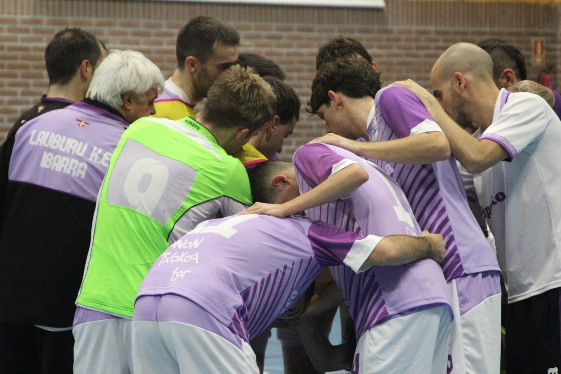 LAUBURUKEIBARRA's tweet photo. [CAS] EL LAUBURU SE ACOSTUMBRA A GANAR (5-0)
 El Ibarra sumó  en la tarde de ayer su tercera victoria consecutiva, imponiéndose al  Elorrioko Buskantza vizcaíno. https://t.co/almdRJAdWT…/el-lauburu-se-acostumbra-a-ganar-5…/ https://t.co/pcHgXY3u0a