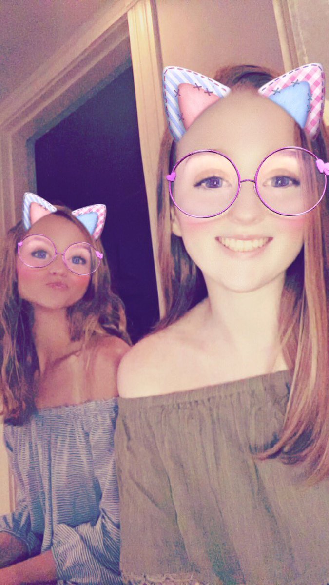 tarakeating91's tweet photo. Hbd to my fav! ilysm 💞 @kat_bigelow https://t.co/4EQ3nNi46I