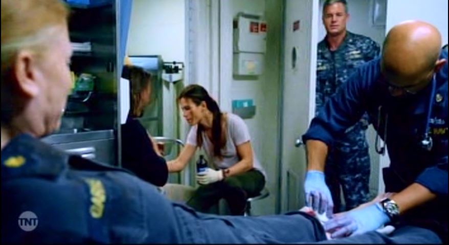 BlackhawkStrykr's tweet photo. @LastShipTV Next for #SlatterySunday #DRRachelScott saves #Cruz & #DocRios helps Chief Engineer Garnett with her injuries she got from shrapnel at Gitmo #Cruz & #Garnett will be OK! #TheLastShip #NathanJames #CaptainChandler #XOSlattery https://t.co/76a5C1O1Zt