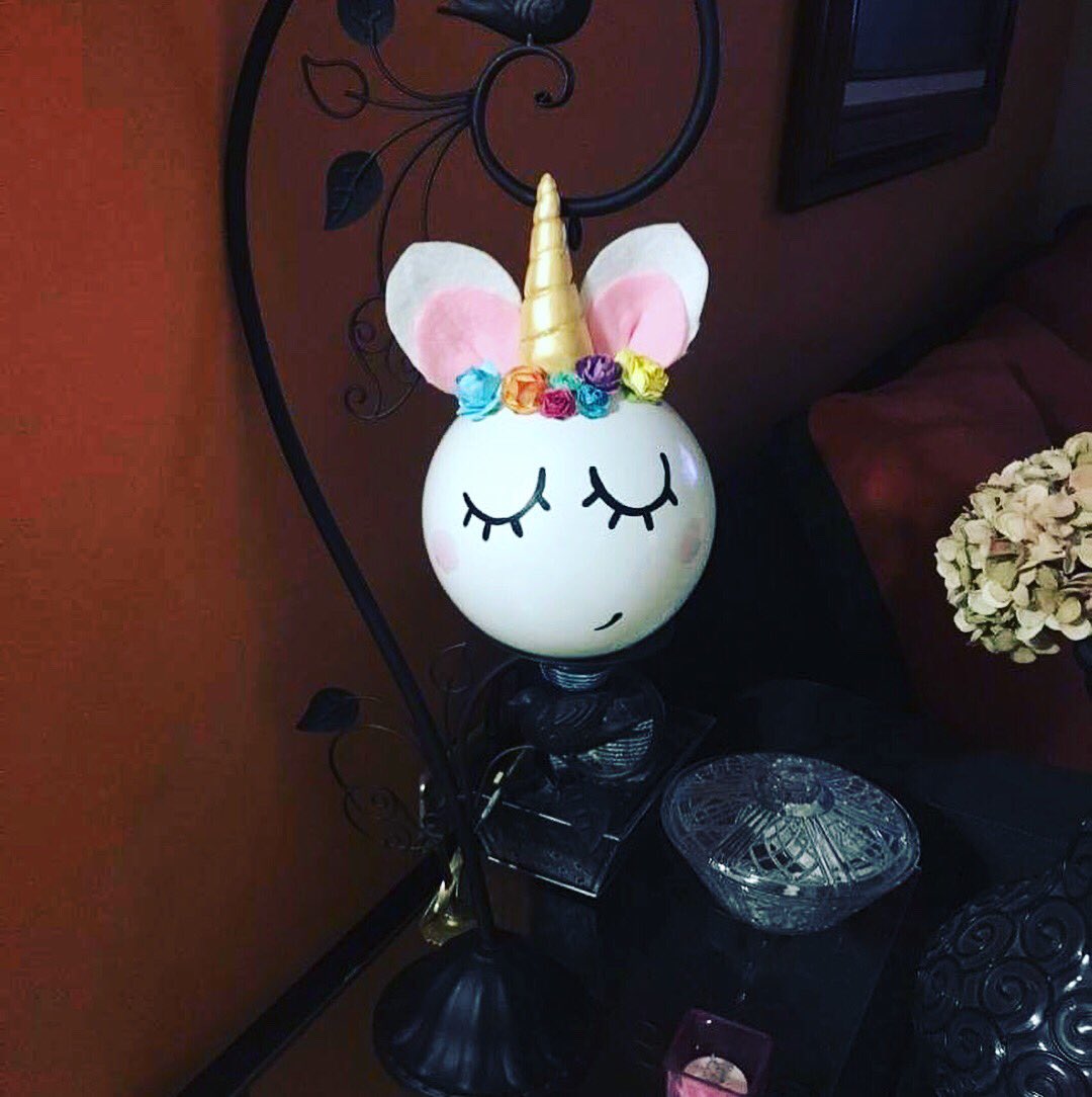 Imginart3's tweet photo. Recien salidita del horno! Quien dice yo? #unicorn #unicornio #unicorns #unicornornament https://t.co/8M0HVDhFWa