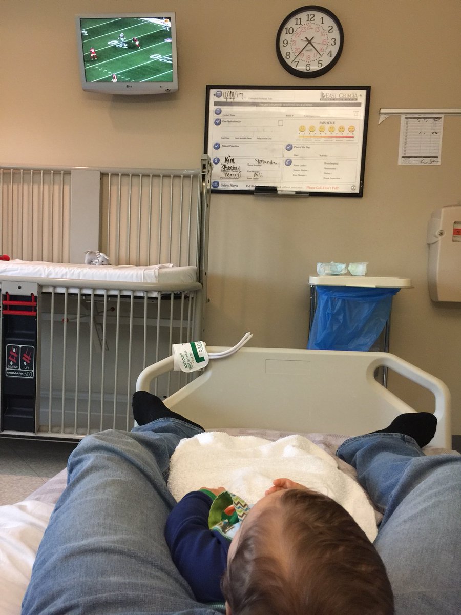 gdelforn's tweet photo. Chillin at the hospital with my little man! #theappleandthetree #gdf https://t.co/tvVrORU4yT