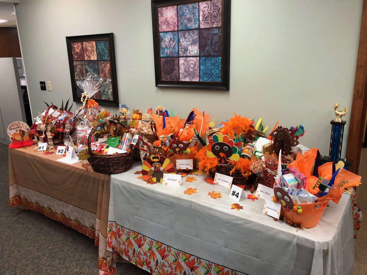 HubbardHouse's tweet photo. #Medcom collected items & put together #Thanksgiving baskets for #HHJAX participants. They awarded the best decorated a turkey trophy! Fun! https://t.co/wCuwWjk3dO