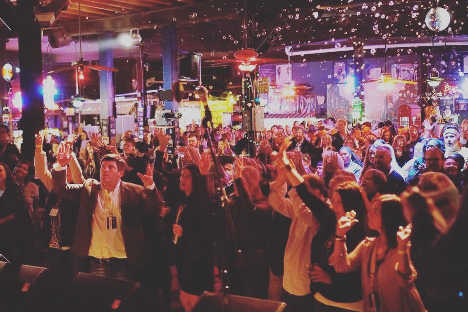 thegrapeband's tweet photo. Thanks to everyone that came out last night to Howl at the Moon, we had a blast! @streetdogfdn #hatm2017 #grapemusic #memphistn https://t.co/Ie9DWyqd2z