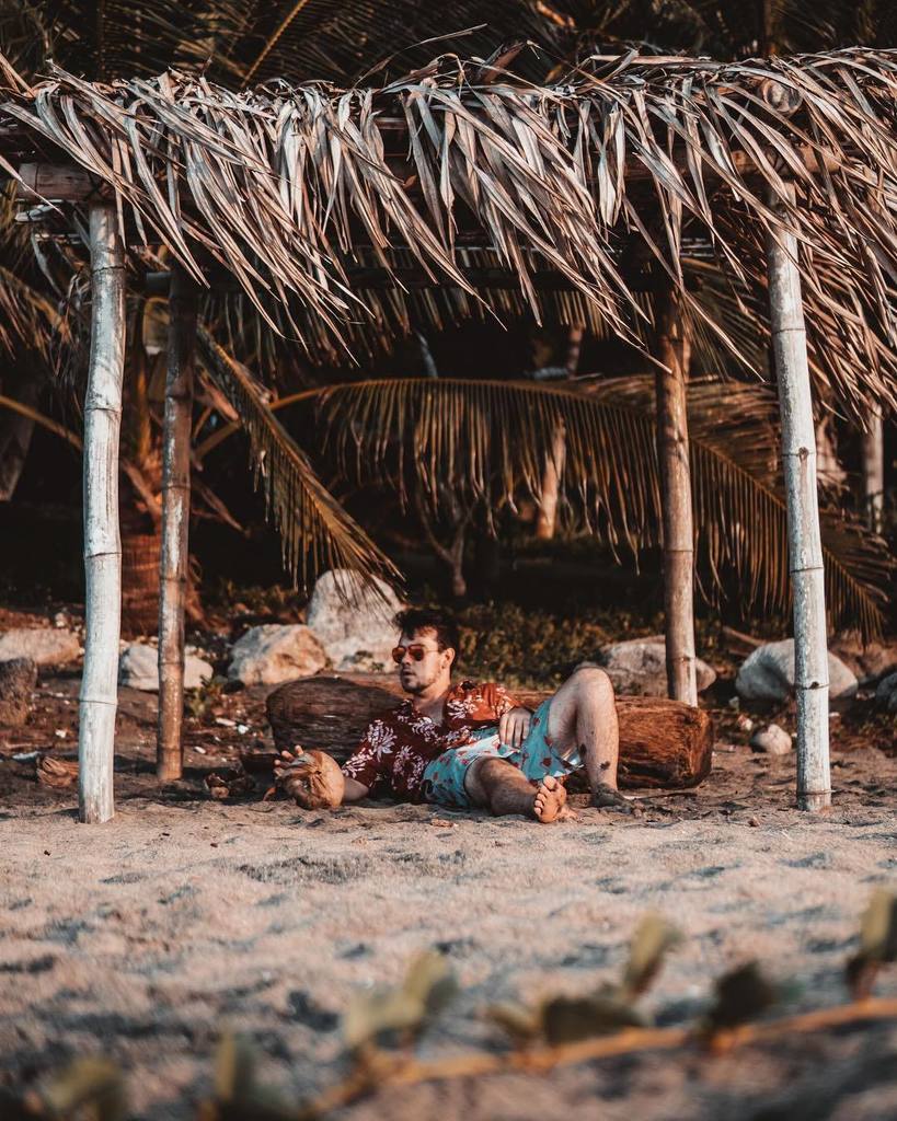 FousheeJake's tweet photo. spent all my money on fish tacos, so I've decided to reside on the sandy shores and feast my eyes on the pure beauty of oceano pacifico... … https://t.co/5GzJ6hfiu0