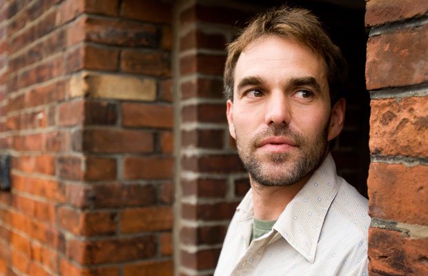 english_trent's tweet photo. Join us Nov. 14th at 7pm in the JCR @Traill_College for our next instalment in the 2017 #WritersReading series, with #AlexanderMacLeod reading from #LightLifting! Refreshments and witty banter to follow in The Trend! https://t.co/mx5aKtrs9y