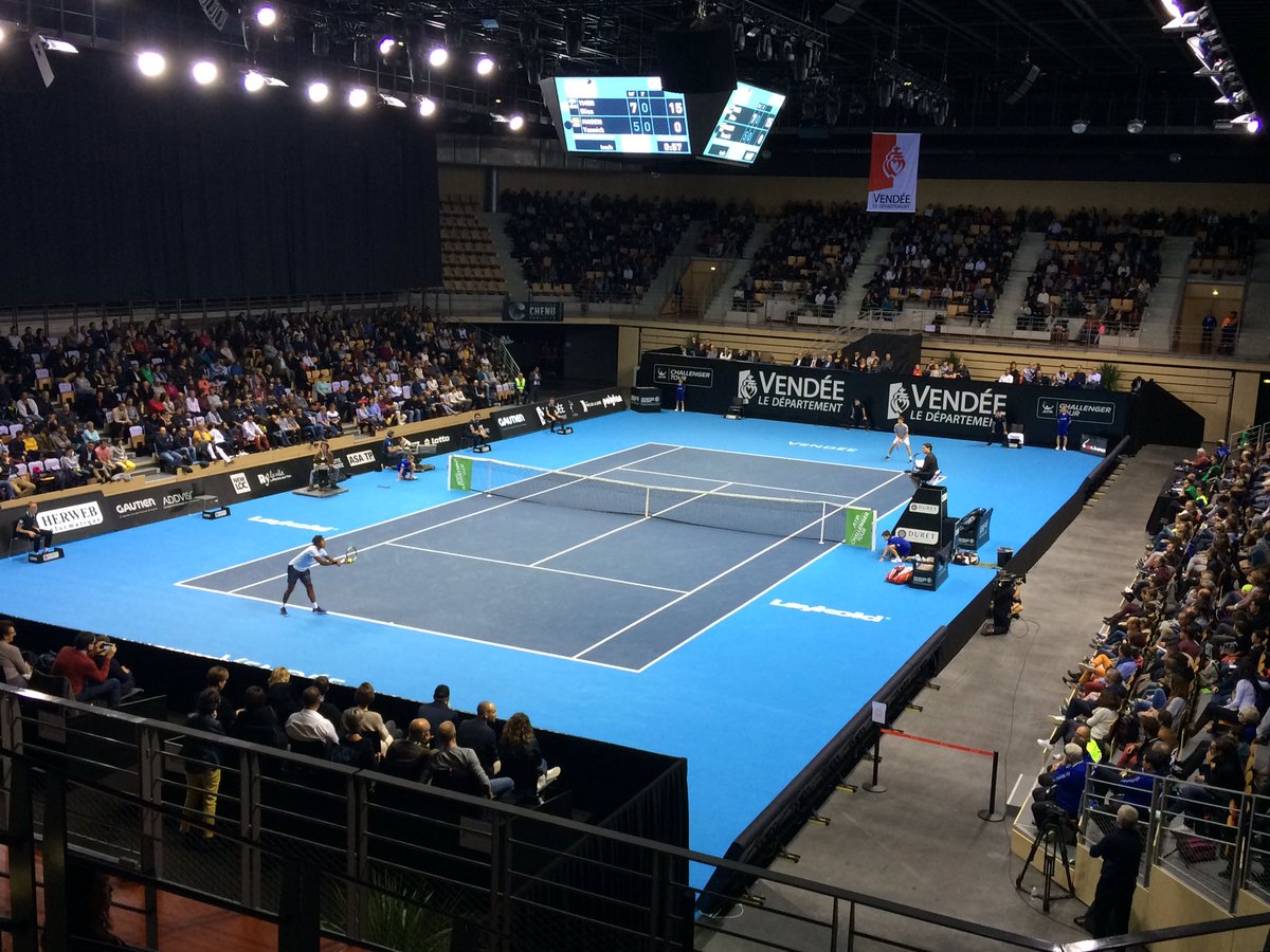 JulienCharon's tweet photo. Victoire de Elias Ymer lors des Internationaux de Tennis de Vendée 2017! Un futur crack 💪
Match d'exhibition également avec Henri Leconte! #ITV2017 https://t.co/IM4qXWMlyB