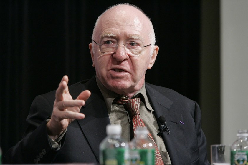 미국 FOX TV 주말 정치평론 패널이자 메사추세츠주립대 정치학과 명예교수 잭 모리슨(76)이 최근 자신의 웹사이트에 부적절한 여론몰이의 희생양이 된 한국의 박근혜 전 대통령의 탄핵 사례를 들며 포퓰리즘과 사이버상에서의 조직적 매스컴 장악이 가져올 민주주의의 치명적 약점에 대해 논평했다.