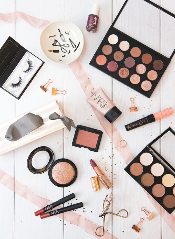 TishTashTalks's tweet photo. Everything's better with make-up. Even Mondays. 💕
#MotivationalMonday #makeupaddicts #beauty #tishtashquotes #beautybloggers #makepbrushes https://t.co/iGpiNT1LGs