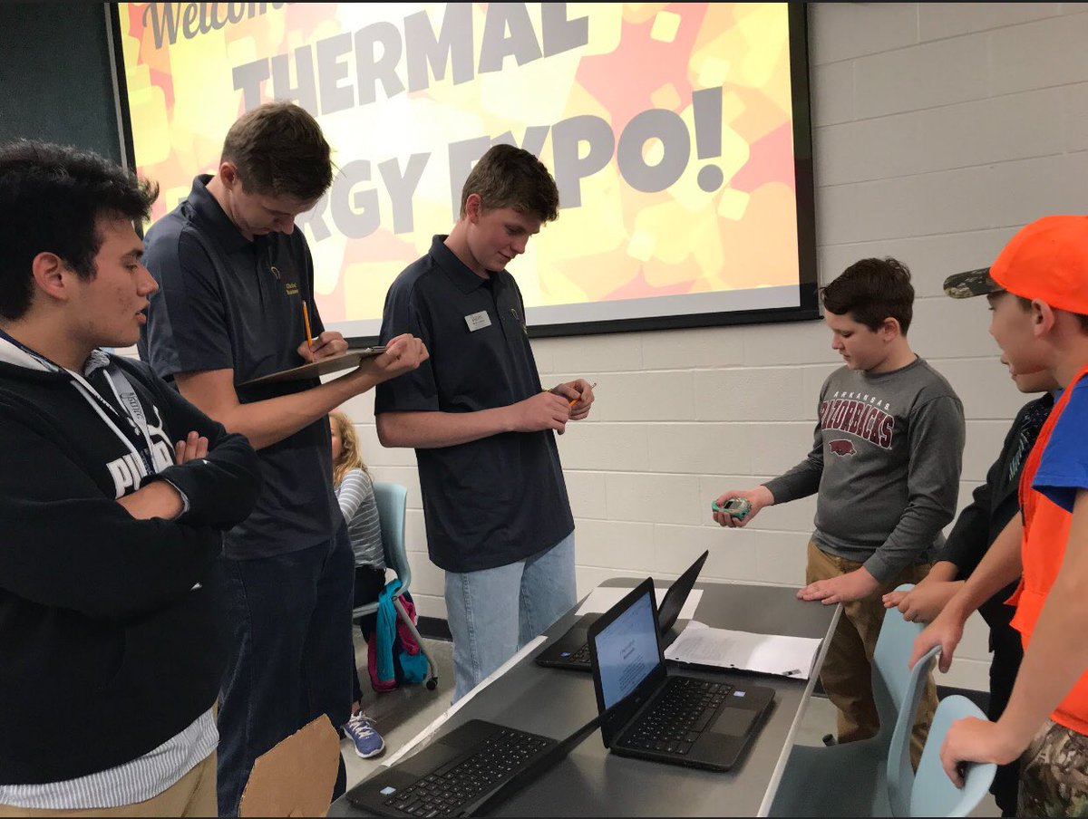 mrscarteesclass's tweet photo. #Constructingknowledge through purposeful #passions creates #autonomous sts & #classrooms #pbl #CMSSPICE https://t.co/MSa92fbiKJ