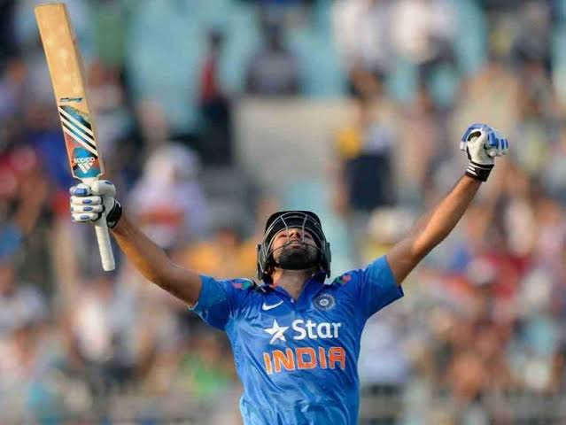 FaizanMSD's tweet photo. On This Day 13/Nov/2014 @ImRo45 Made Unbreakable Records Of 264 Runs In One Day International Against Sri Lanka.
In 50-50 Overs Match.
"Dhaaga Khol Diya Tha Ek Dum"
#JustHitmanThings
#RoGeniusSharma
#264Forever
#RohitSharma264 https://t.co/Xi5TkWzolA