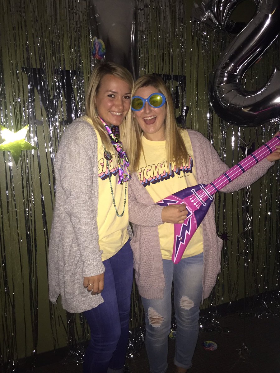 jessconrad7's tweet photo. HAPPY BIRTHDAY PAIGE!!! Hope you've had the best day! ILYSM 💕😘🎉 https://t.co/AEDGwWxNfH