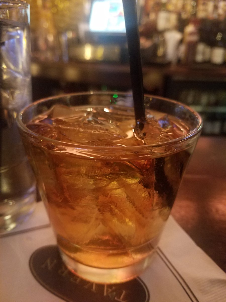 AndreRoyo's tweet photo. Maybe it's me but this has the look of the greatest pour ever!! #asingle #shouldbeneat #luvwhiskey #stayThisty https://t.co/TJTBxoTYub