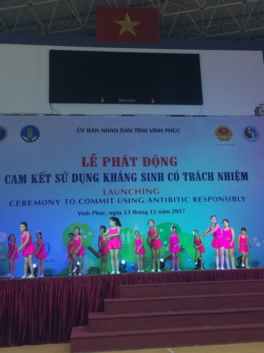 pawinpFAO's tweet photo. FAO-WHO join GoVN in Antibiotic Awareness Week 2017, Vinh Phúc, Viêt Nam https://t.co/J6Or8D9sAX