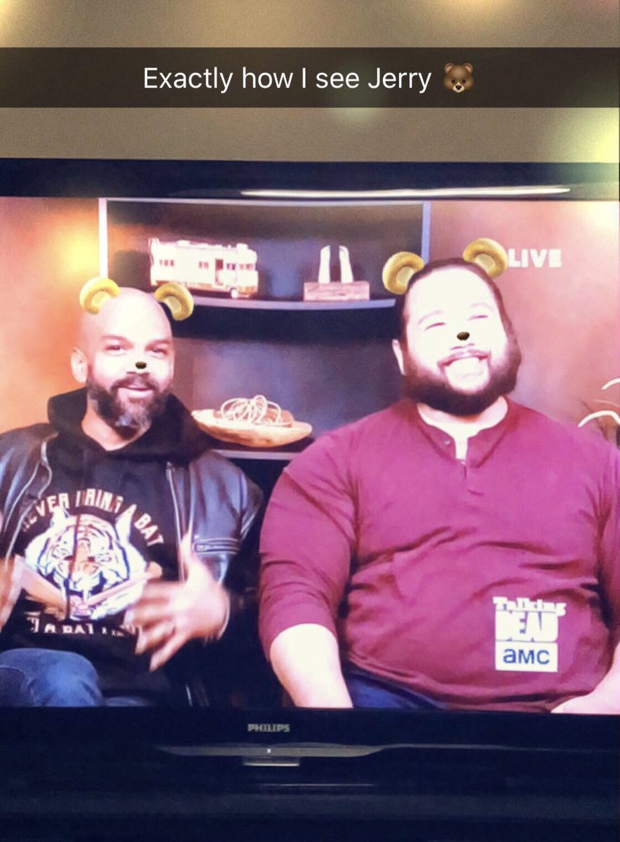 lizziedoll4's tweet photo. King Ezekiel and jerbear #TheTalkingDead #walkingdead https://t.co/GyZoddToEv