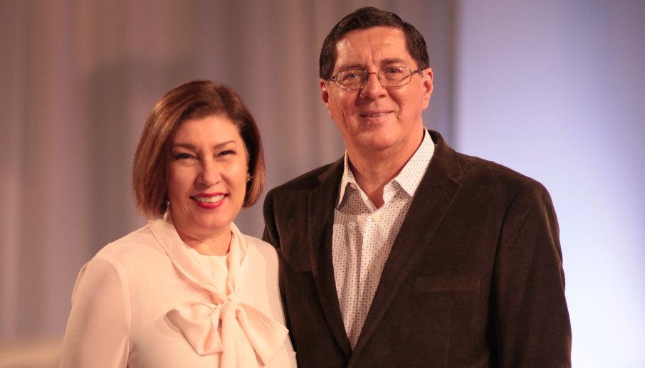 Queremos declarar que estos días Dios te saldrá al encuentro con bendiciones de bien. ¡Creámoslo juntos! - Jonás y Juanita